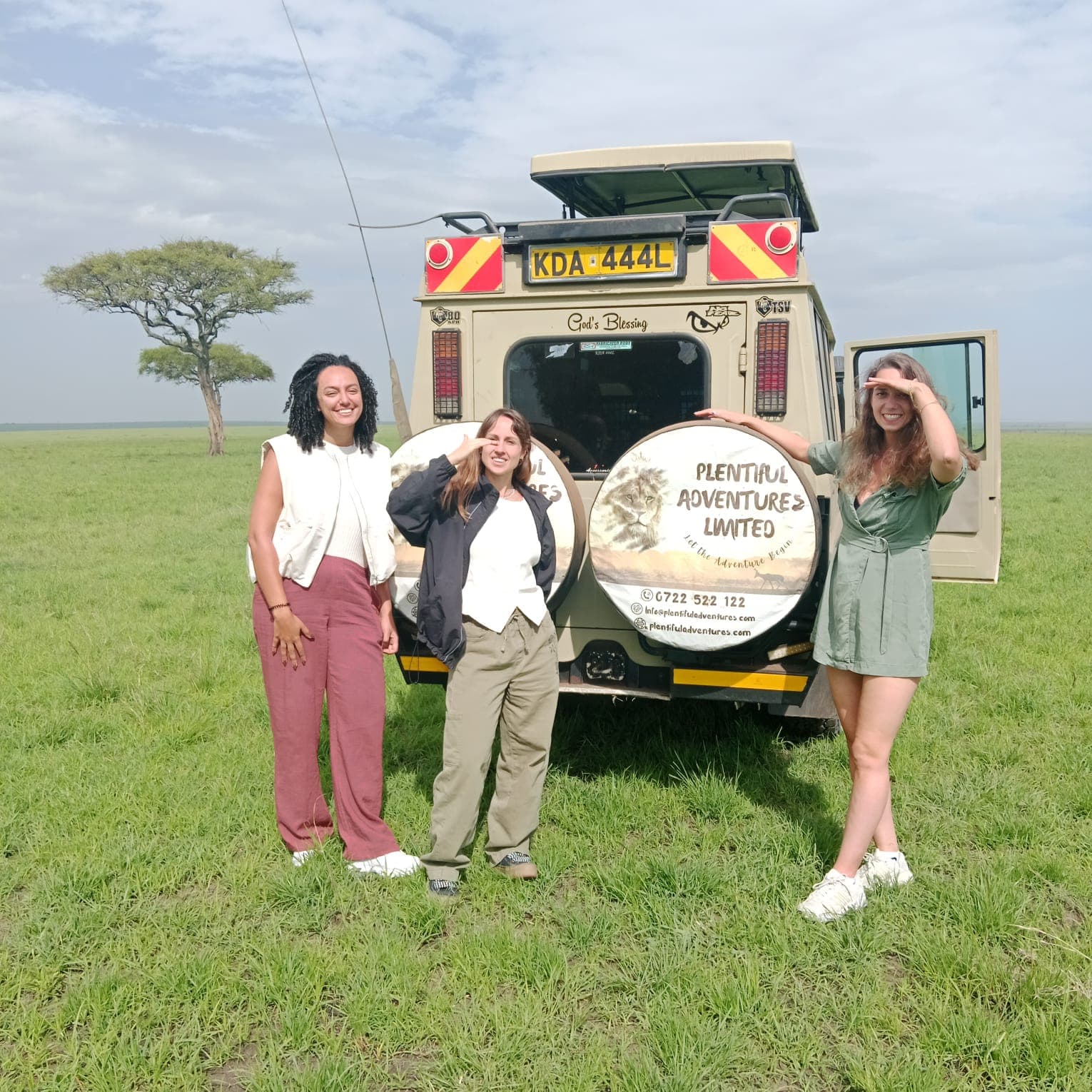 tour-plentifuladventures-van-maasaimara-visitors